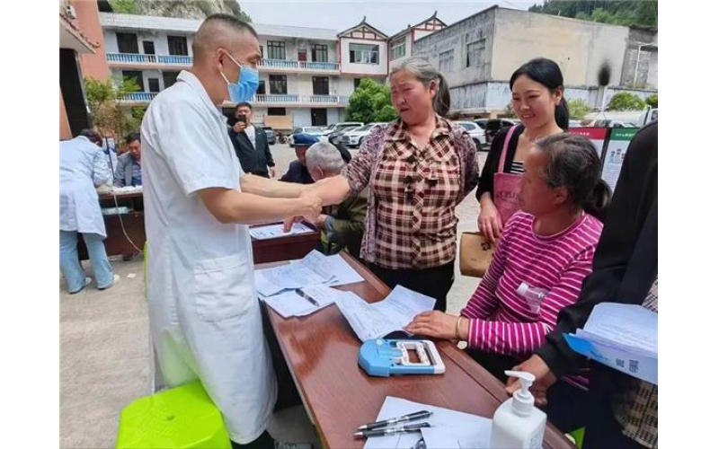 云南省体育运动创伤专科医院下乡义诊暖民心 守护健康促振兴