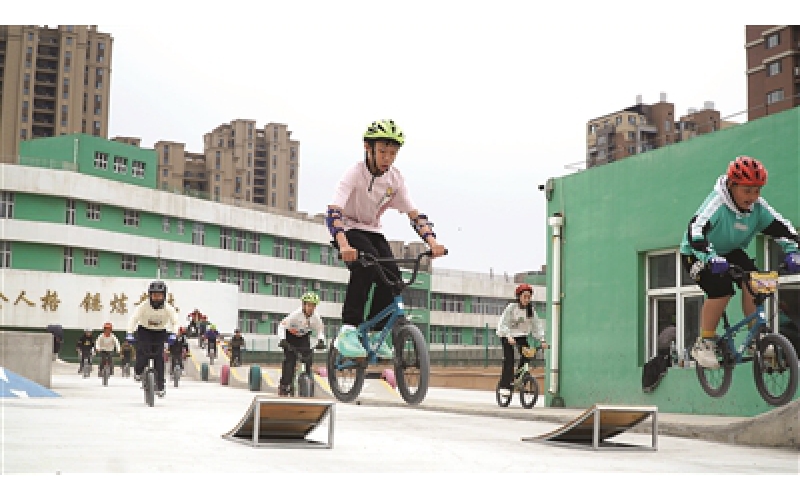 这所学校，打造了一个体育乐园(下)