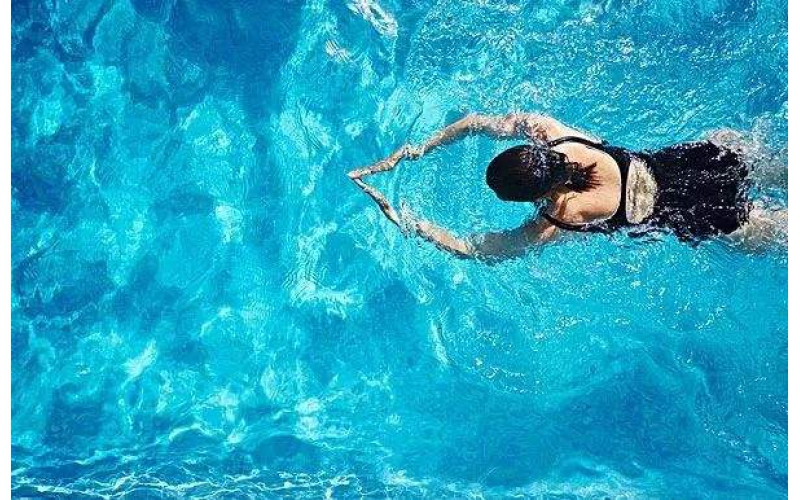 运动过量当心“游泳肩”