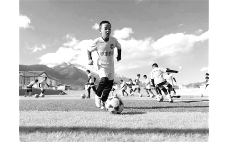 多措并举丽江青少年校园足球快速发展