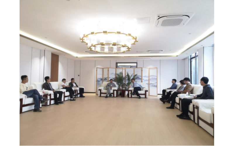 云南省健身服务行业协会会长黄道章来访露营之家金华供应链贸易中心选品并探讨绥江县露营产业发展新机遇